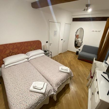 B&B And Home La Piazzetta Della Pioggia بولونيا المظهر الخارجي الصورة