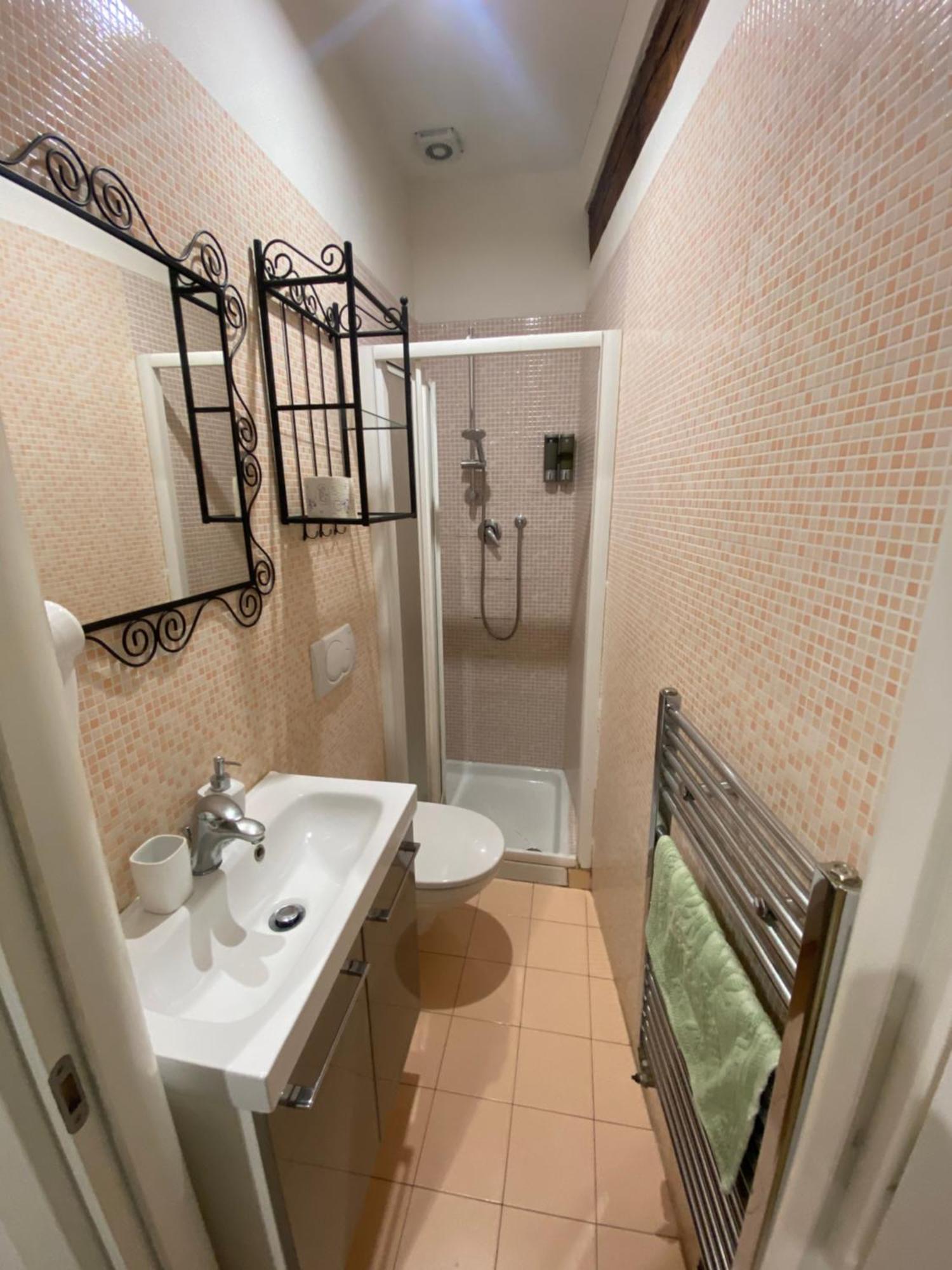 B&B And Home La Piazzetta Della Pioggia بولونيا المظهر الخارجي الصورة