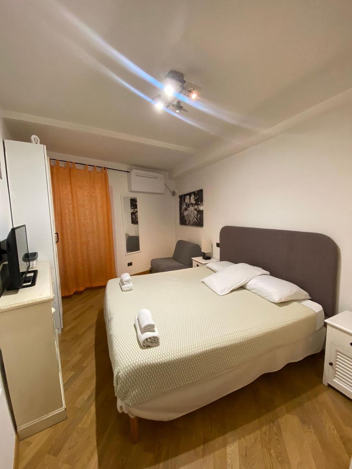 B&B And Home La Piazzetta Della Pioggia بولونيا المظهر الخارجي الصورة