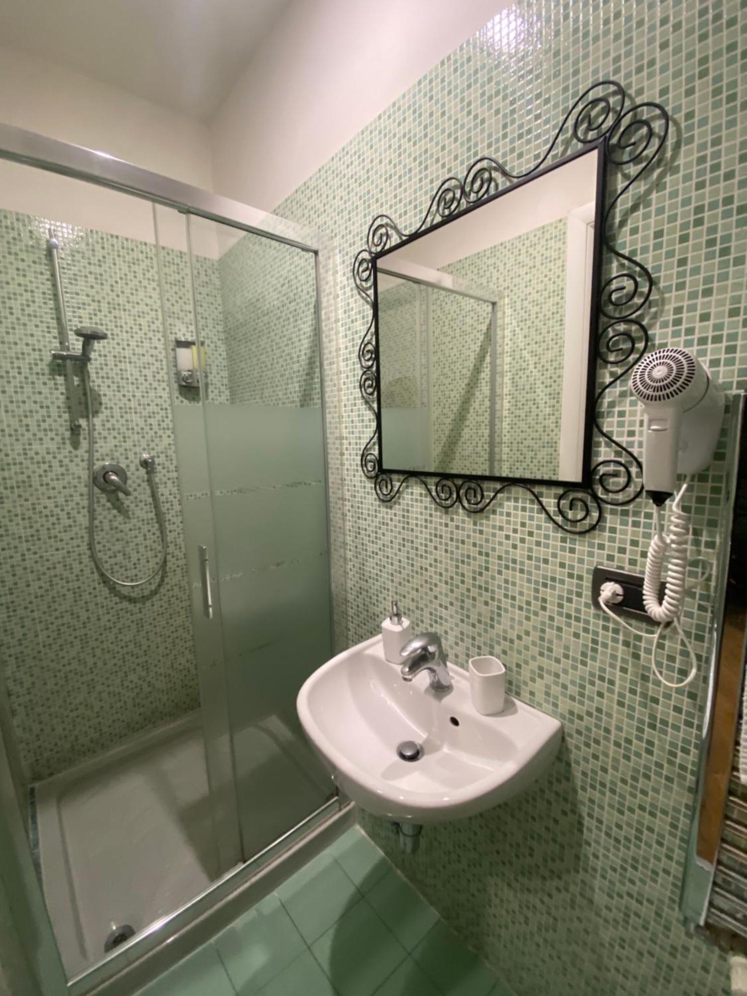 B&B And Home La Piazzetta Della Pioggia بولونيا المظهر الخارجي الصورة