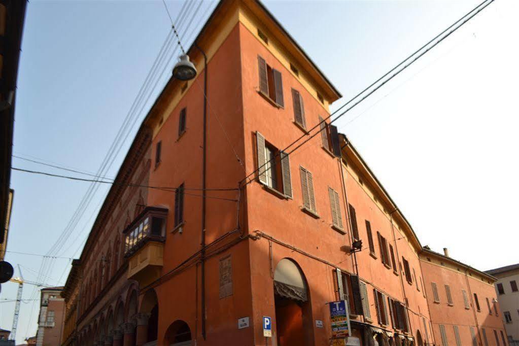B&B And Home La Piazzetta Della Pioggia بولونيا المظهر الخارجي الصورة